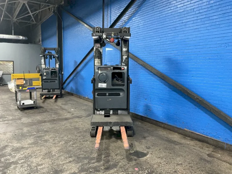 TOYOTA 3000 LBS ELECTRIC ORDER PICKER  -  6BPU15