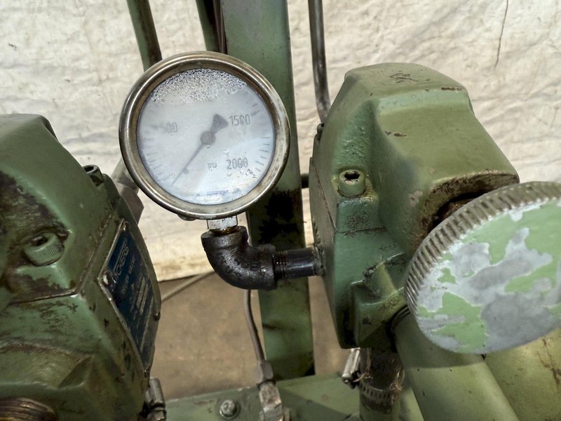 2,000 PSI HYDRAULIC PUMP UNIT W/ UNICLOSED MOTOR. STOCK # 1003525.