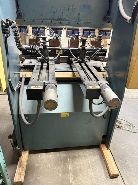 25 Ton x 4′ Amada RG-25 Hydraulic Press Brake, 1983 – 9EX Control, Wilson Quick Change Holders
