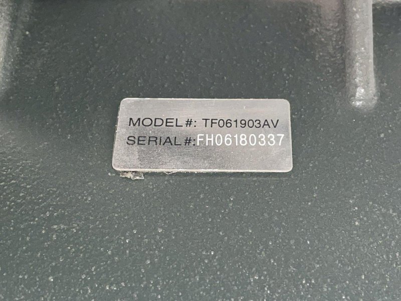 5 HP CAMPBELL HAUSFELD VERTICAL AIR COMPRESSOR: YOBRO #24395