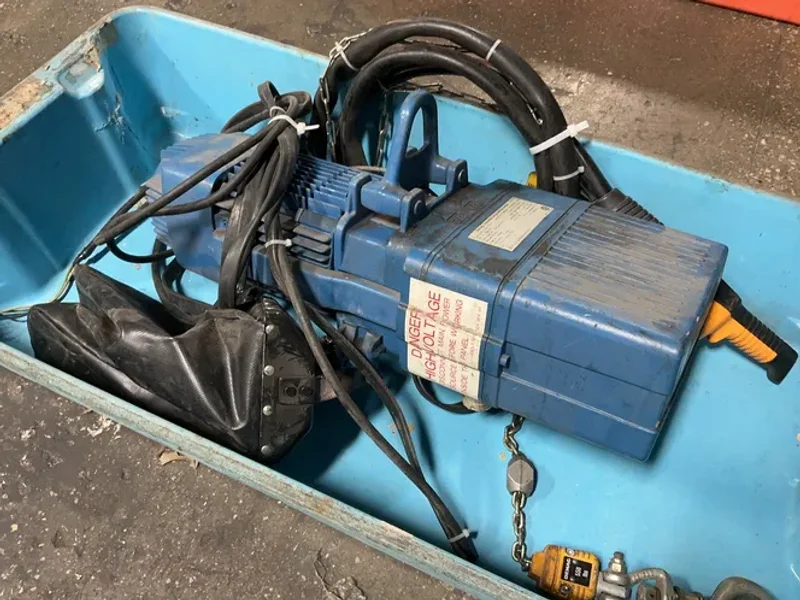 DEMAG CRANES &amp; COMPONENTS 550 LBS ELECTRIC HOIST  -  DKUN 2-250 V2 F4