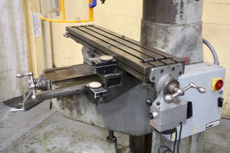 9&#039; X 42&#039; BRIDGEPORT VERTICAL KNEE MILL: STOCK #67297