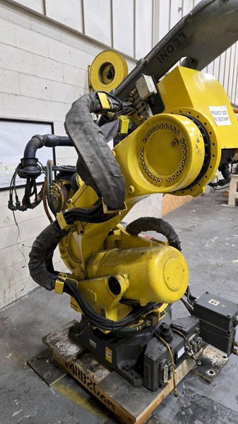 FANUC – R2000IB/210 W/ R-30IA Controls USED