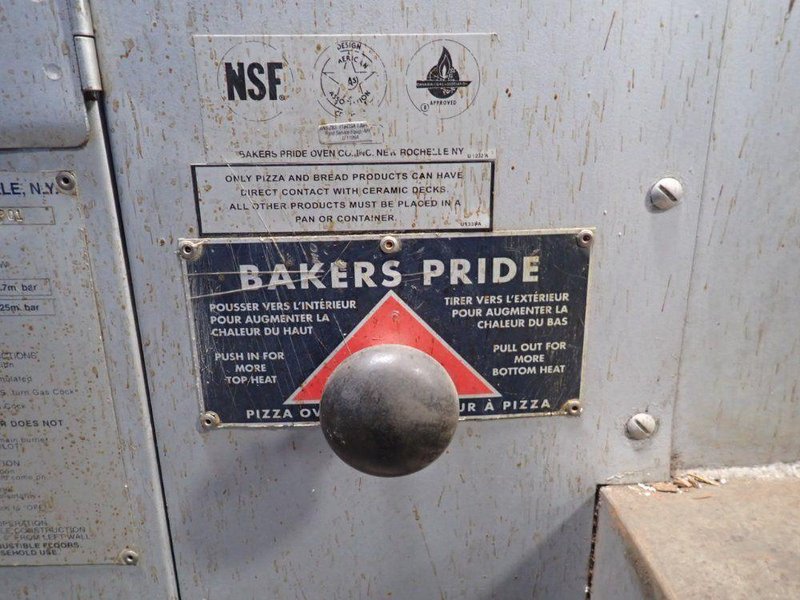 BAKERS PRIDE 650 DEGREES PIZZA OVEN  -  FC-616