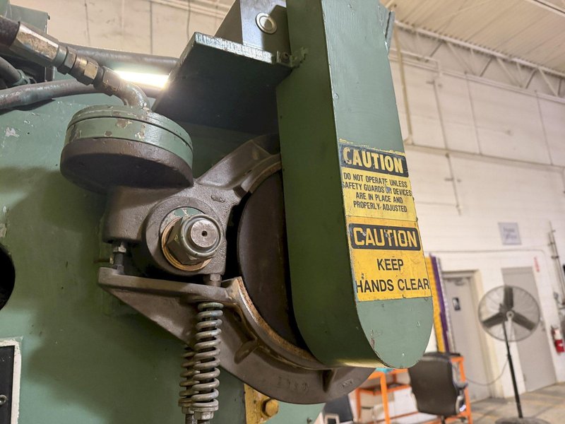 35 TON NIAGARA A-35 OBI FLYWHEEL SINGLE CRANK PUNCH PRESS. STOCK # 0759926