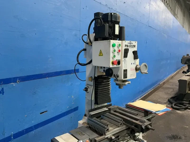 PRECISION MATTHEWS 10” X 28" VERTICAL MILL  -  PM-932M