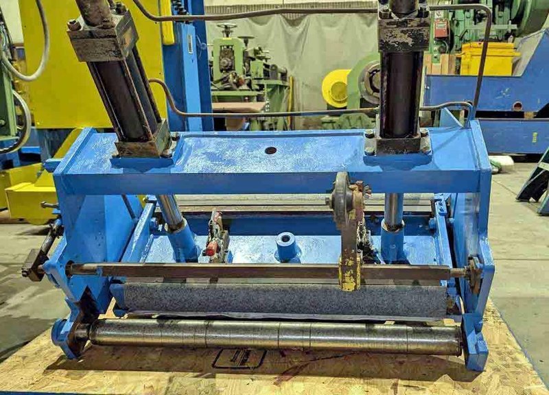 Tension Stand, Ruesch, 32&quot; Wide