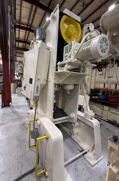 110 ton Komatsu OBS Used Single Crank Gap Frame Mechanical Metal Stamping Press For Sale, Can be seen under power!