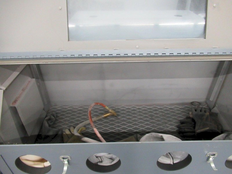 Trinco Dry-Blast Cabinet with BP2 Reclaim Unit