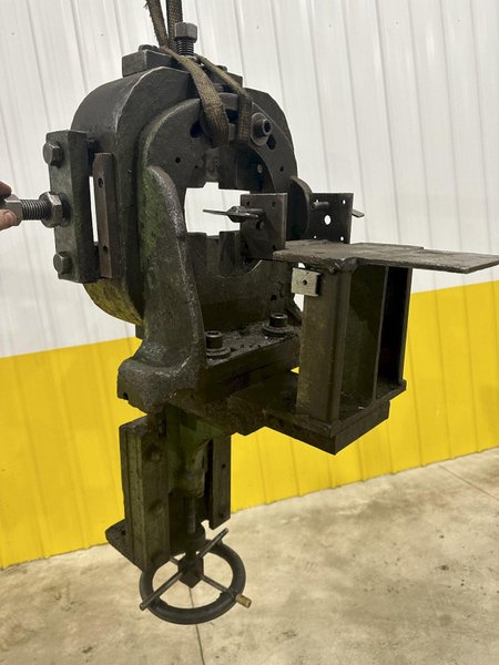 4 ROLL ADJUSTABLE ROLLFORMER STRAIGHTENING TURKSHEAD: STOCK #20631