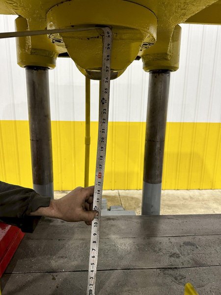 400 TON X 30' DRILCO TRAVELING HEAD HYDRAULIC STRAIGHTENING PRESS: STOCK #24953