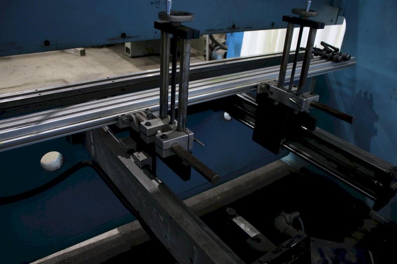 100 TON X 10' TON NIAGARA HYDRAULIC PRESS BRAKE: STOCK #76309