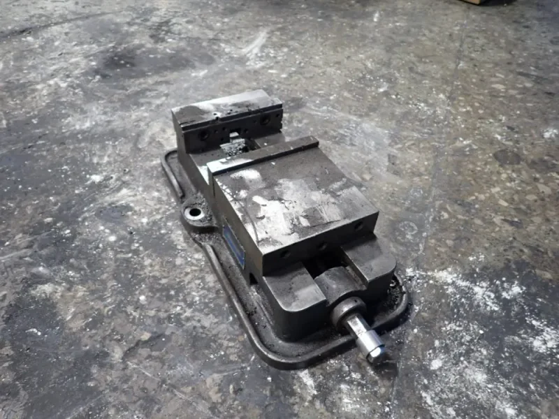 KURT 6" VISE
