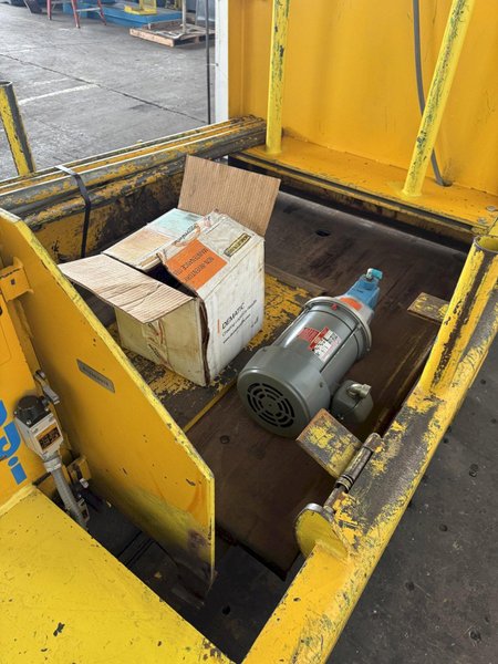 BRUDI HYDRAULIC PALLET CHANGER / LOAD TRANSFER STATION. STOCK # 0445925.