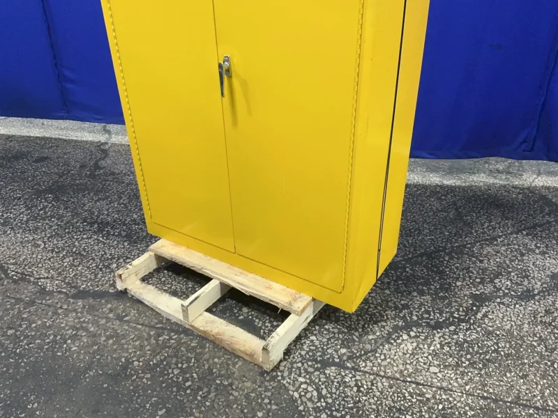 4 SHELVES SAFETY STORAGE CABINET
