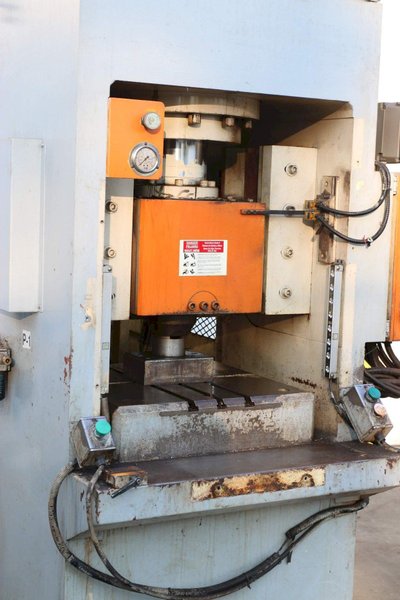 150 TON YAO SHENG MODEL TUVB-1J0P HYDRAULIC PRESS: STOCK 68629