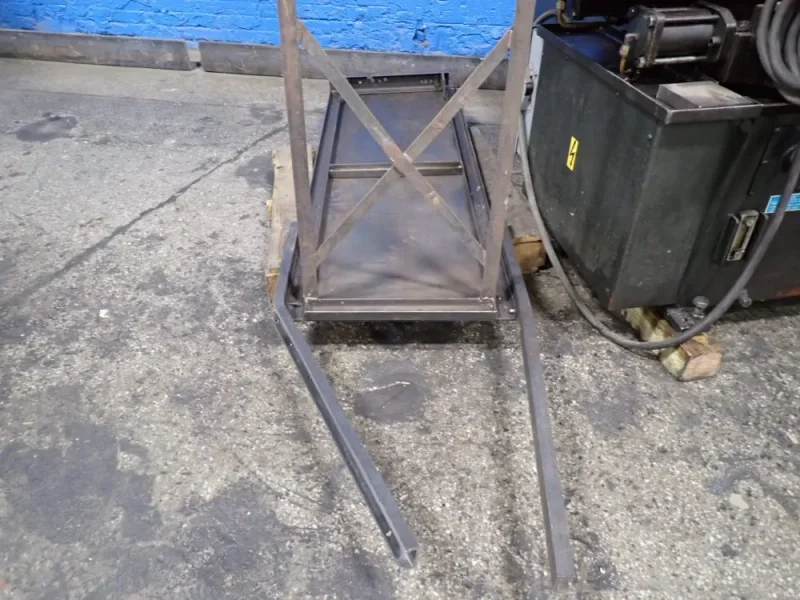 COSEN INDUSTRIES 24" X 10" HORIZONTAL BAND SAW  -  AH-250H