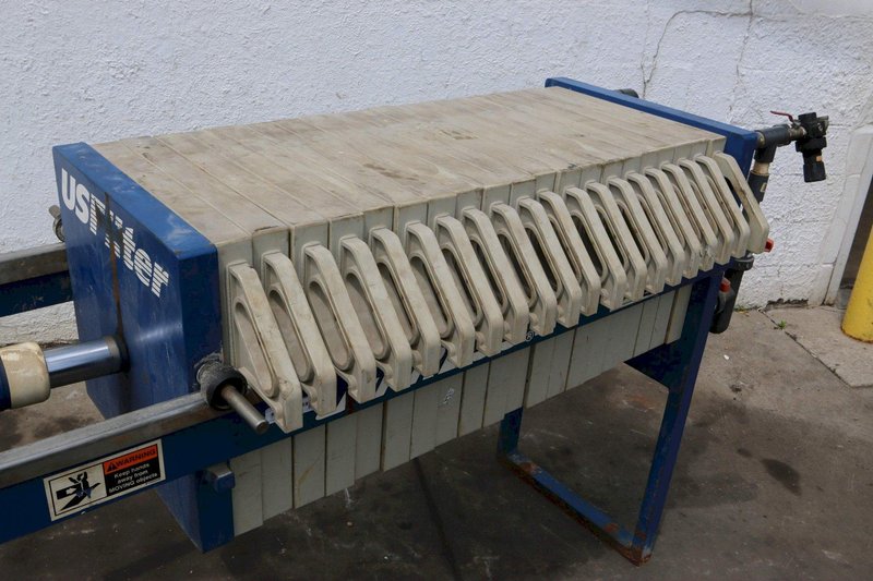 20 PLATE SIEMENS DEWATERING SYSTEMS FILTER PRESS: STOCK #70476