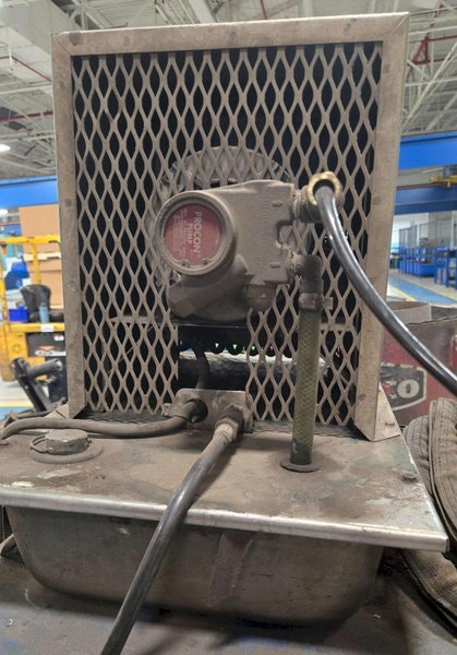 MILLER SYNCROWAVE 300 WELDER AND COOLER USED