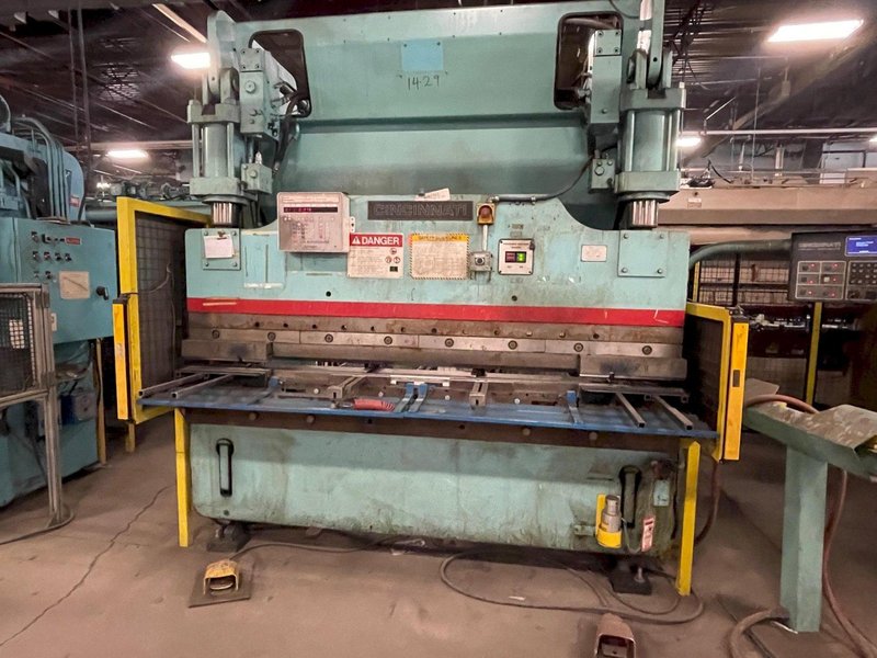 90 TON X 8' CINCINNATI HYDRAULIC PRESS BRAKE: STOCK #76649