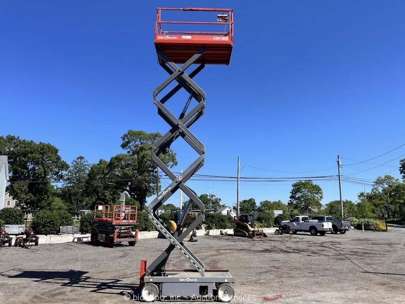 SKYJACK MODEL #SJ4626 ELECTRIC SCISSOR LIFT: STOCK #78534