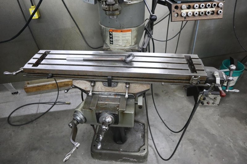 Bridgeport Series I 2HP Vertical Milling Machine, 9" x 42" Table, Variable Speed, Acu-Rite III 2 Axis DRO, Power Table Feed- Auction Item