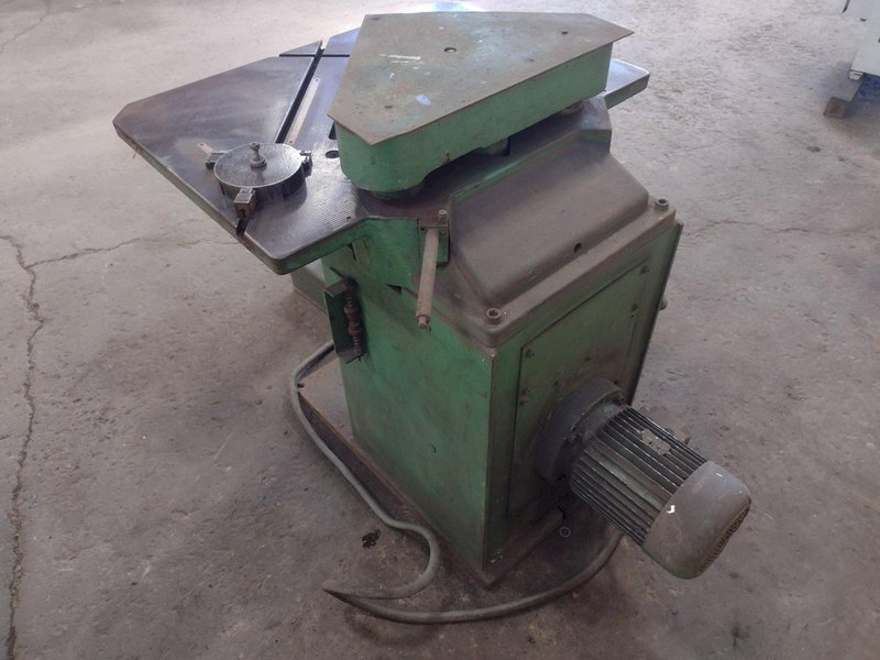 8-7/8&quot; X 8-7/8&quot; x 1/4&quot; BOSCHERT MODEL #LB-12 HYDRAULIC ANGLE CORNER NOTCHER: STOCK 16439