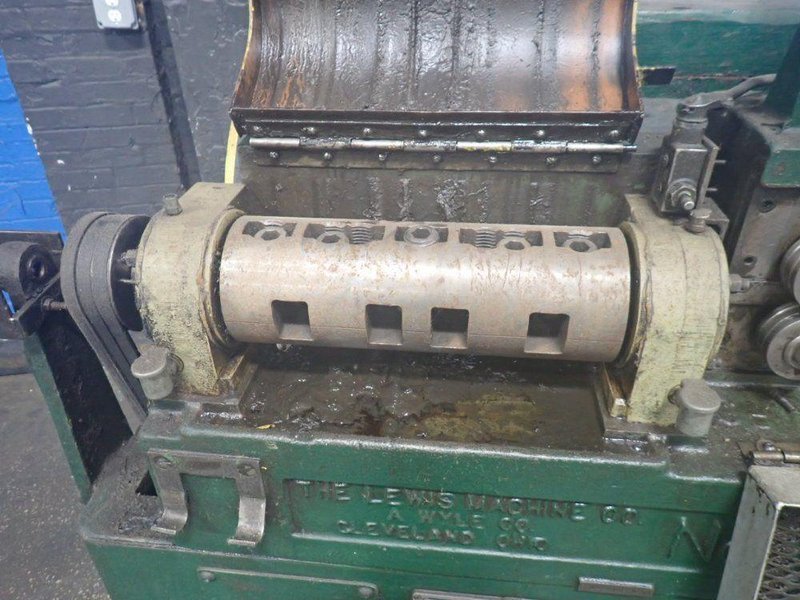THE LEWIS MACHINE CO. WIRE STRAIGTENER &amp; CUT OFF  -  2CG