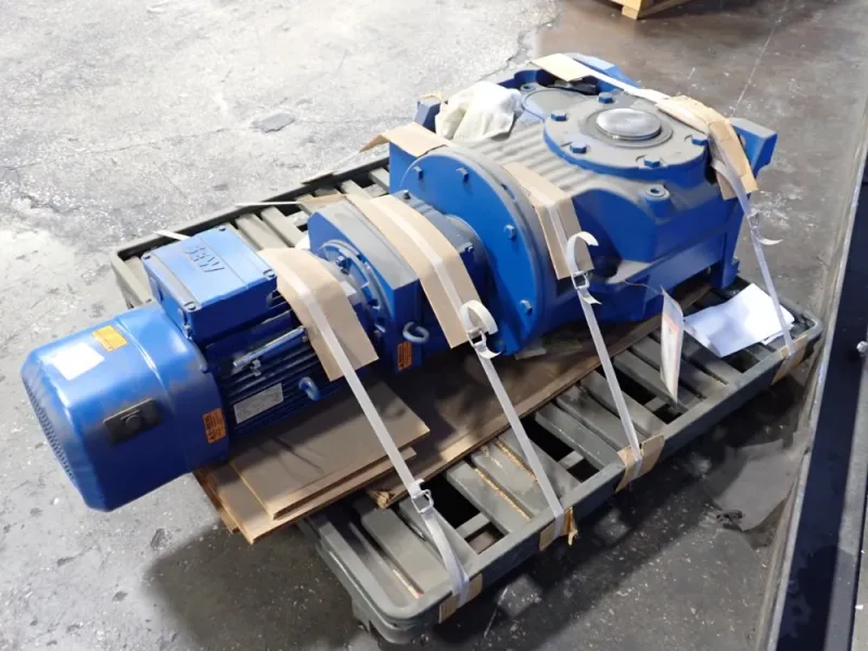 SEW EURODRIVE 10 HP GEAR DRIVE  -  KAZ127 R87 DRN132M4 BE11HR