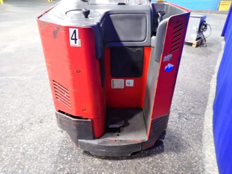 RAYMOND 3000 LBS ELECTRIC STAND UP FORK LIFT  -  EASI R30TT