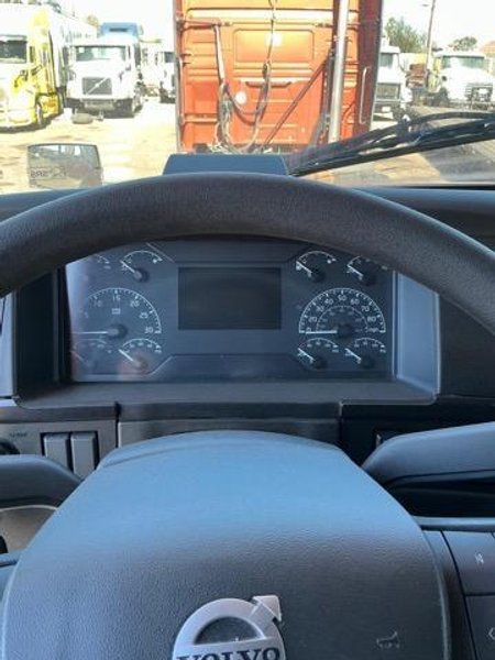 2022 Volvo Trucks VNL 64T860 Sleeper – D13, I-Shift, 6×4,