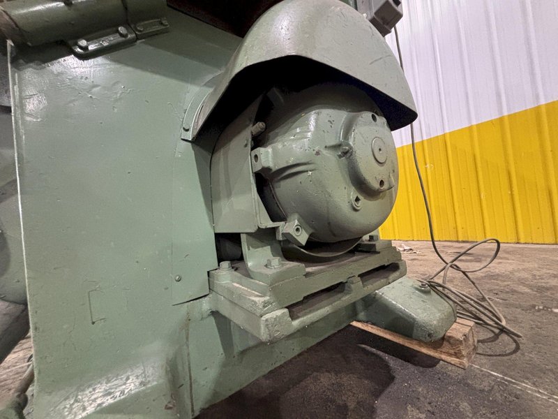 35.5&quot; x 20&quot; TANNEWITZ MODEL #GH VERTICAL BAND SAW:  STOCK #23156
