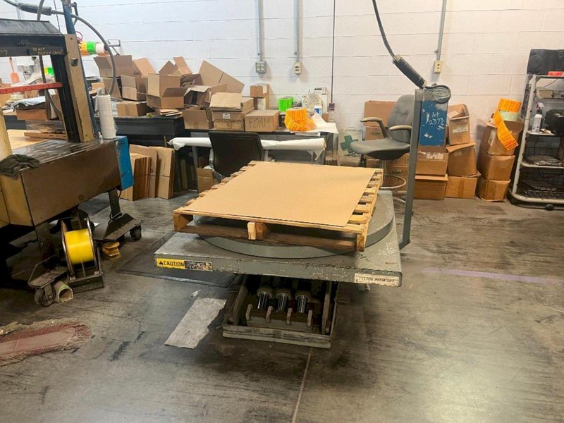 5000 LB. AUTOQUIP HYDRAULIC SCISSOR LIFT TABLE: STOCK #77266
