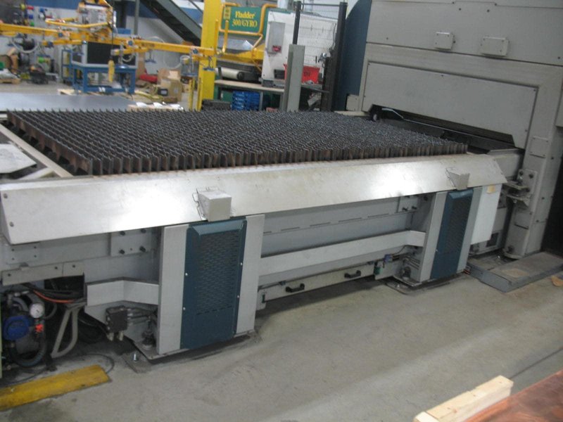 3,000 Watt Salvagnini L1Xe-30 Fiber Laser, 2009 – 5’x10′