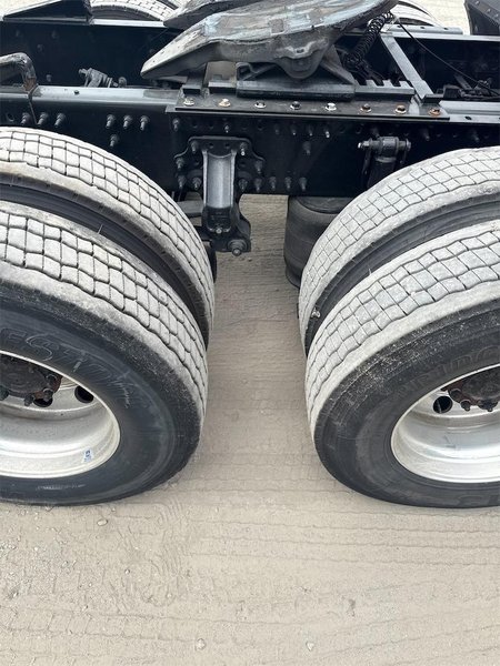 2023 Volvo VNL64T860 4V4NC9EH6PN603472