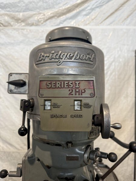 2 HP BRIDGEPORT SERIES 1 VERTICAL KNEE MILL. STOCK # 0222226