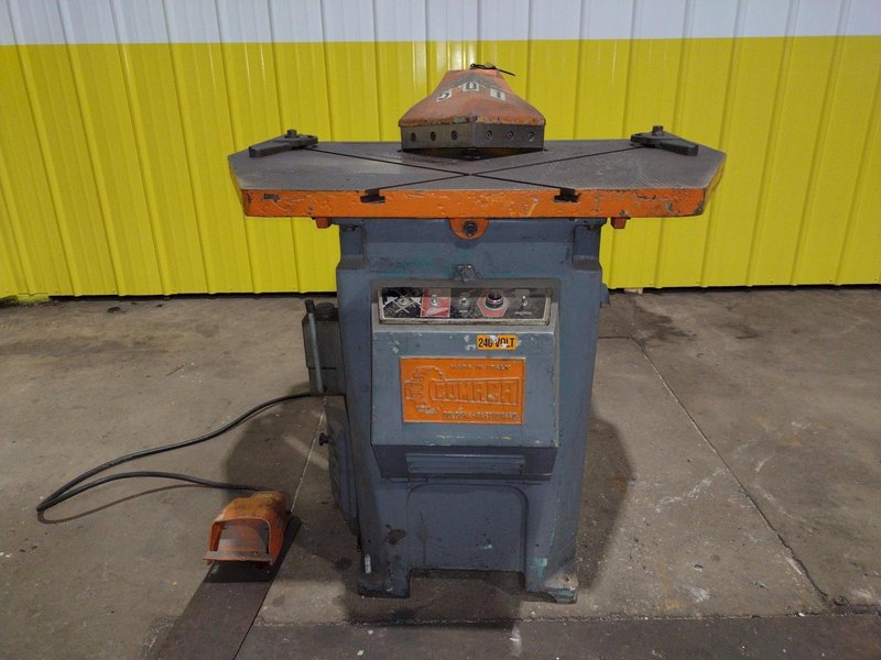 9&quot; x 9&quot; x 3/16&quot; COMACA HYDRAULIC PUNCH &amp; CORNER NOTCHER: STOCK #11842