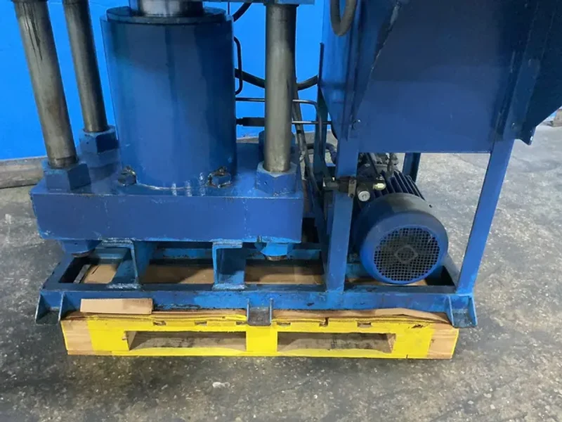 17” X 17” X 5” Hydraulic Compression Molding Machine