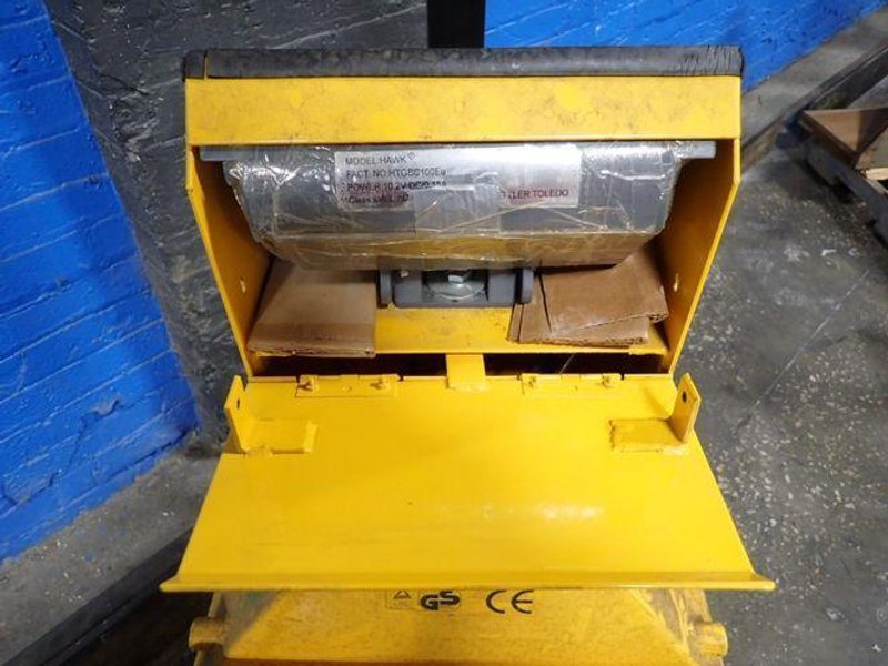 WESCO 5000 LBS SCALE HAND PALLET JACK