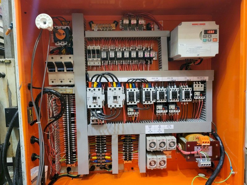 Used, Summit Universal Milling Machine