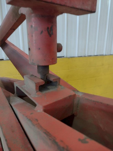 5,000 LB 2.5 TON BUSHMAN MODEL #1570 COIL LIFTING TONGS: STOCK 15294