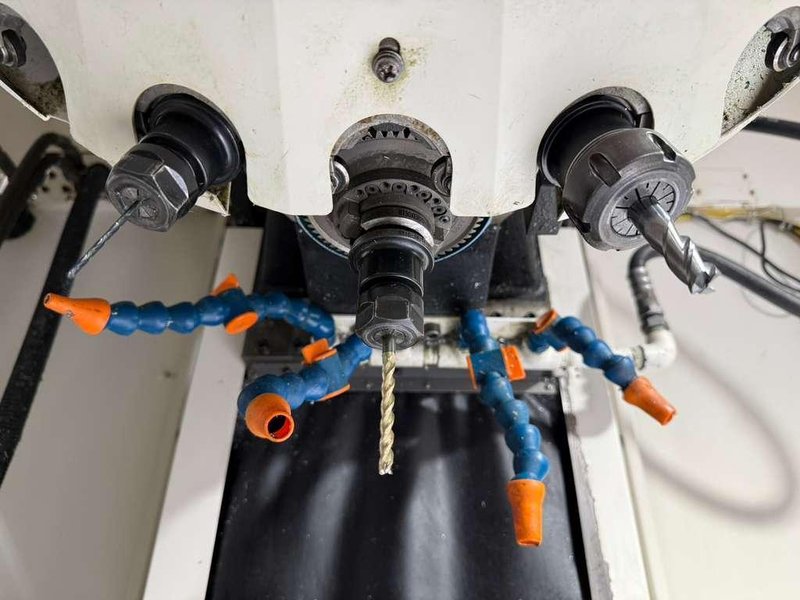 Fanuc Robodrill α-T21iFL CNC Drill Tap Center – Pallet Changer Mill