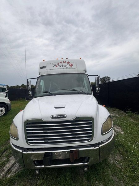 Freightliner M2 106 Shuttle Bus, 2009 – Commercial Shuttle Bus