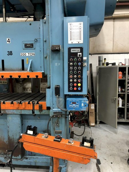 200 ton Niagara SC2-200-120-42 Straight Side Press