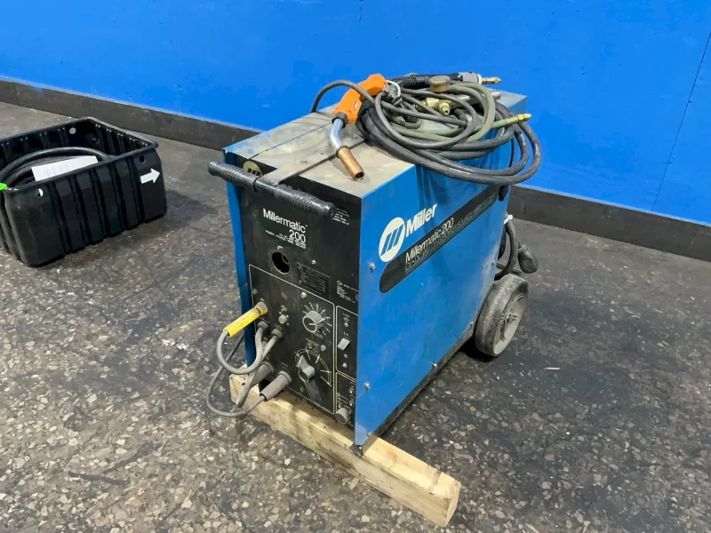MILLER 200 A WELDER  -  MILLERMATIC 200