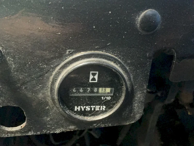 HYSTER 3500 LBS PROPANE FORKLIFT  -  S30XL