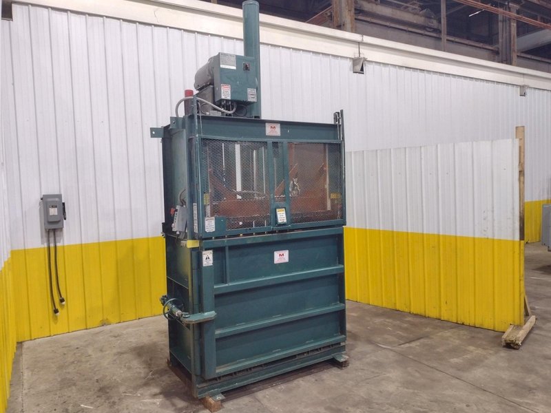 60" X 30" X 48" MASTER COMPACTION MCAIN EPCO MODEL #E-11 VERTICAL HYDRAULIC CARDBOARD BALER: YOBRO #25801