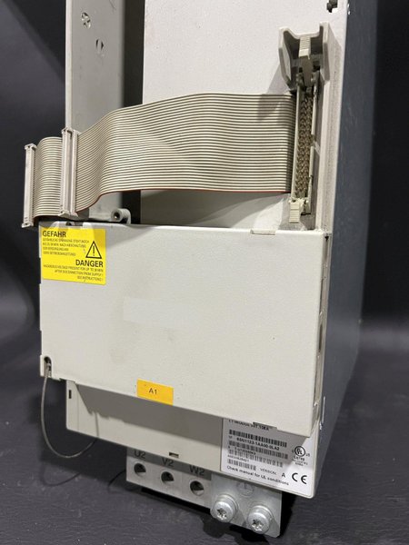 Siemens Simodrive Servo Drive Unit 6SN1123-1AA00-0LA2
6SN11231AA000LA2