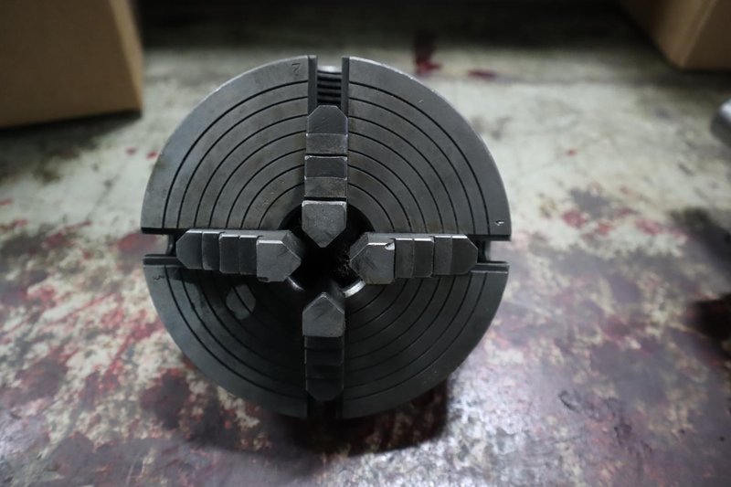 6" 4-Jaw &amp; 5" 3-Jaw Chuck- Auction Item