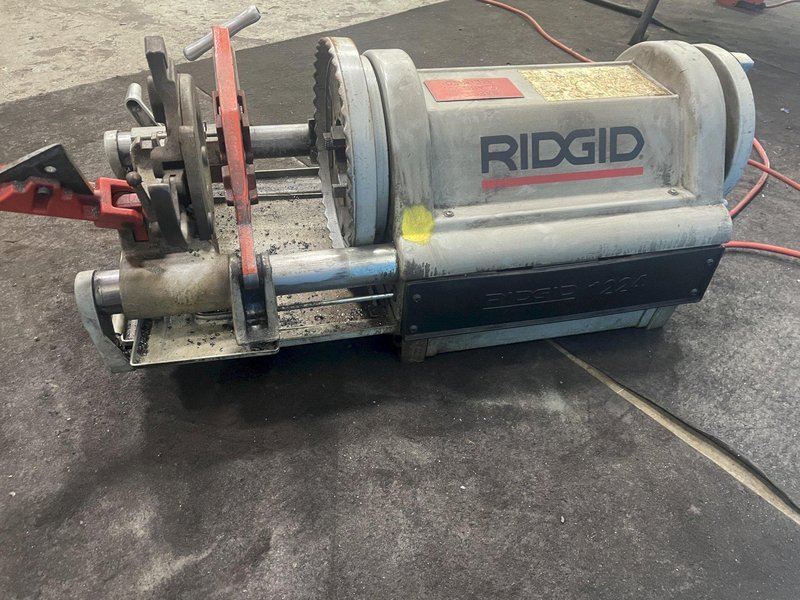 4&quot; RIDGID MODEL 124 BOLT AND PIPE THREADER:  STOCK #77026